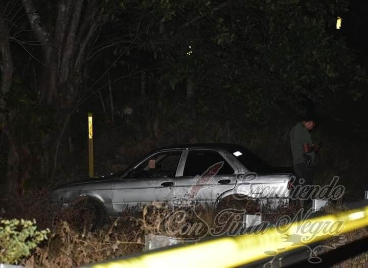 ENCUENTRAN A PAREJA EJECUTADA DENTRO DE VEHÍCULO