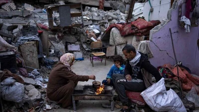 GAZA SOBREVIVE CON MENOS DEL 12 POR CIENTO DE LAS KILOCALORÍAS NECESARIAS