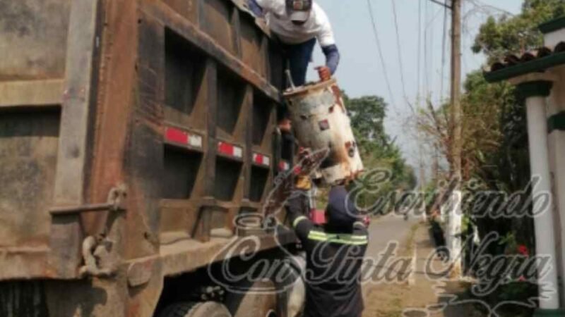 EMPRENDEN CAMPAÑA DE DESCACHARRIZACIÓN EN ATOYAC