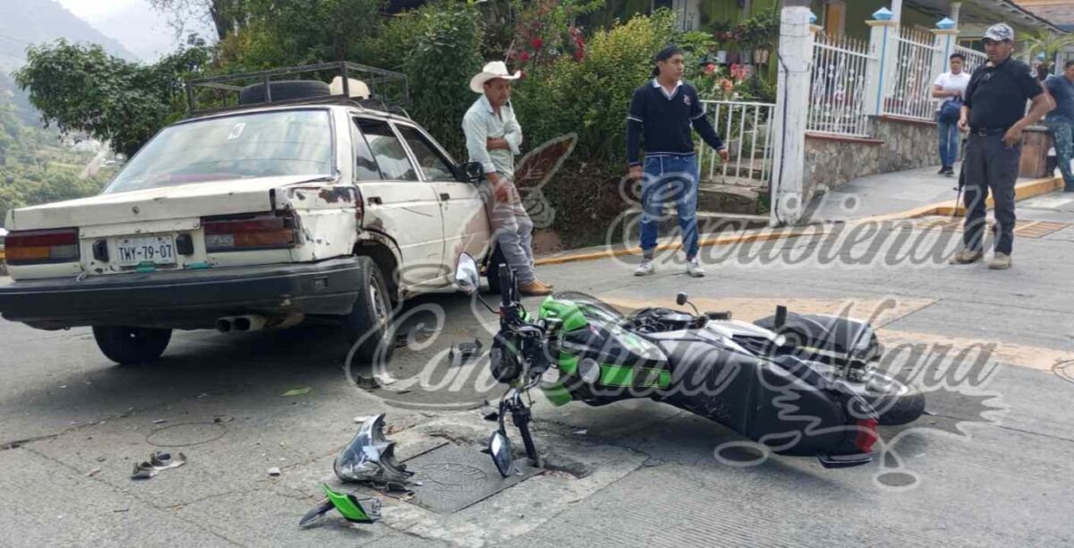 CHOCAN MOTOCICLISTAS CONTRA TSURU