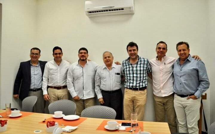 ZENYAZEN ESCOBAR, SE COMPROMETE A LEGISLAR A FAVOR DE LA EDUCACIÓN