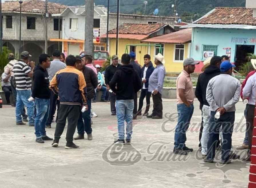 DEJAN SIN AGUA A EXCOLA