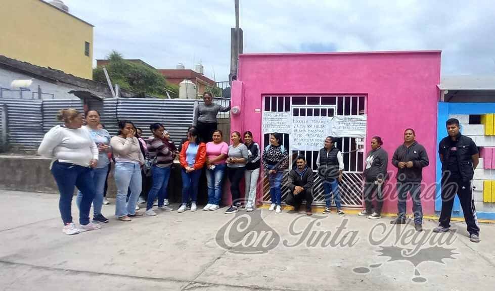 TOMAN KINDER DE ALPATLÁHUAC; EXIGEN ASIGNACIÓN DE MAESTRO