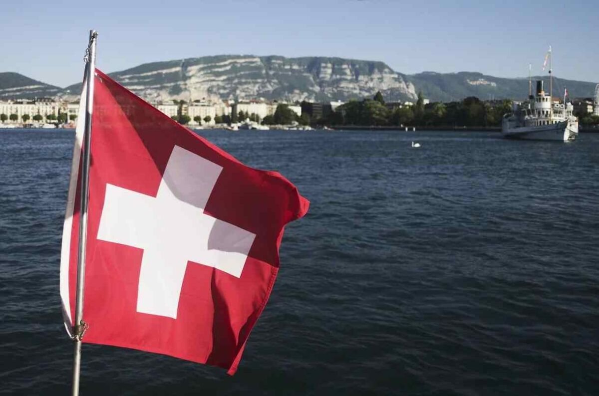 SUIZA PROHÍBE USO DE SÍMBOLOS NAZIS