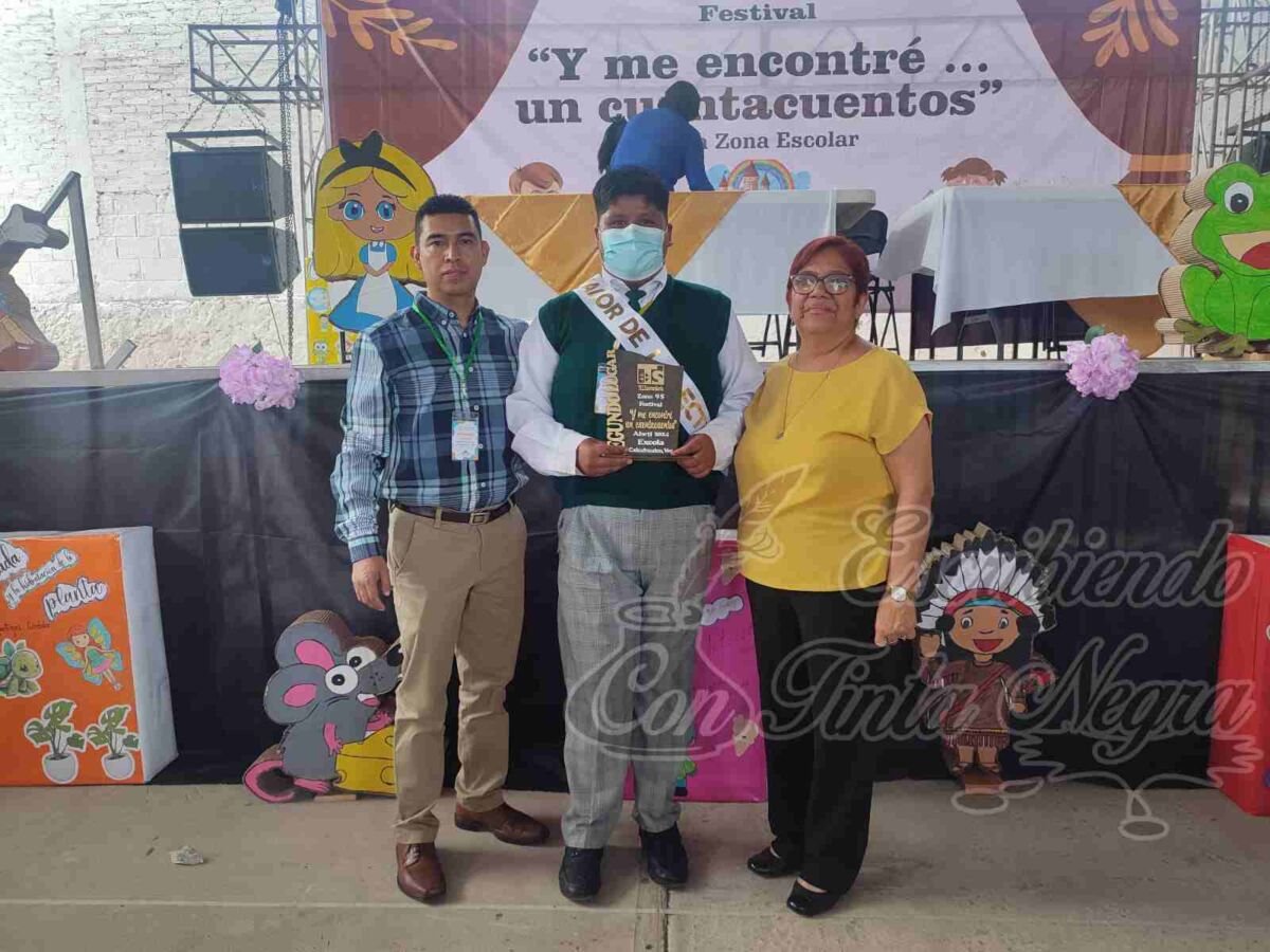 GANA ALUMNO DE TELESECUNDARIA DE ALPATLÁHUAC EN CUENTA CUENTOS