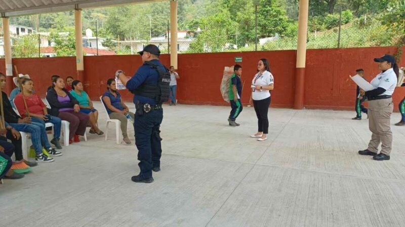 CONCIENTIZA POLICÍA DE CHOCAMÁN SOBRE VIOLENCIA CONTRA LA MUJER