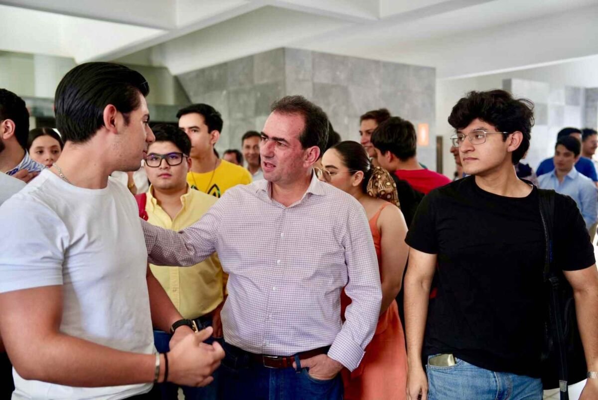 BECAS, APOYOS A EMPRENDEDORES E INCENTIVOS PARA EL PRIMER EMPLEO, PROPONE PEPE YUNES