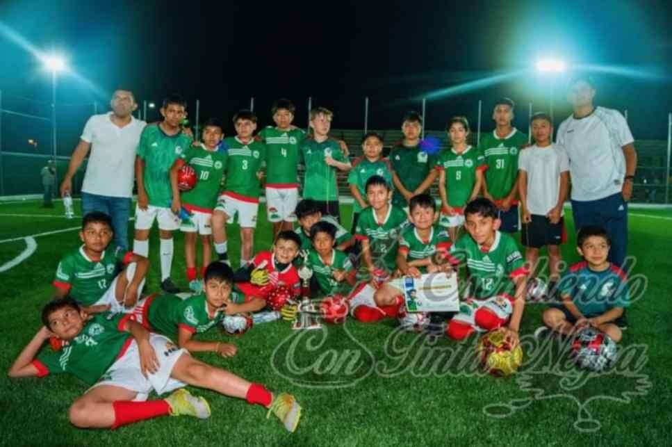 CELEBRAN CUADRANGULAR DE FUTBÓL EN CAMPO TETLALPAN