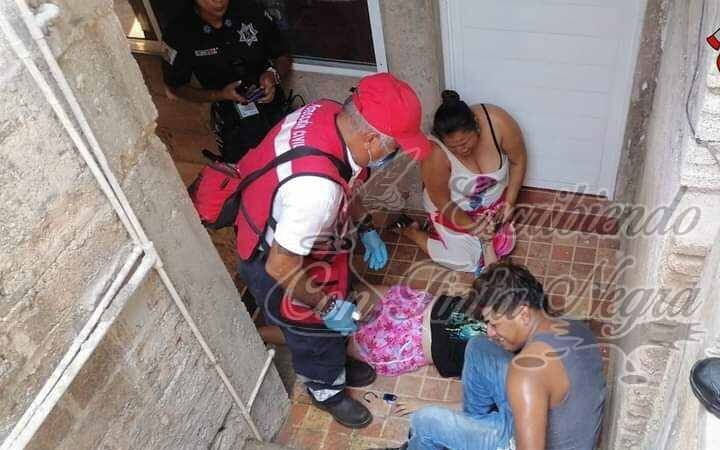JOVENCITA ESCAPA POR LA “PUERTA FALSA”