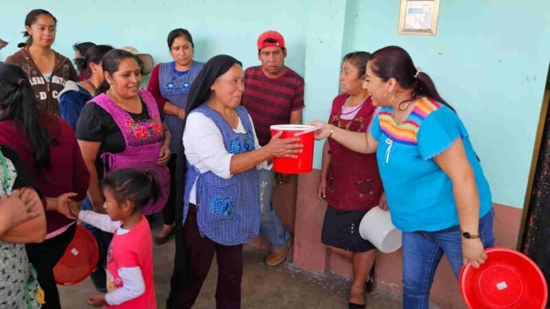 FESTEJAN EL DÍA DE LA MADRE EN CALCAHUALCO