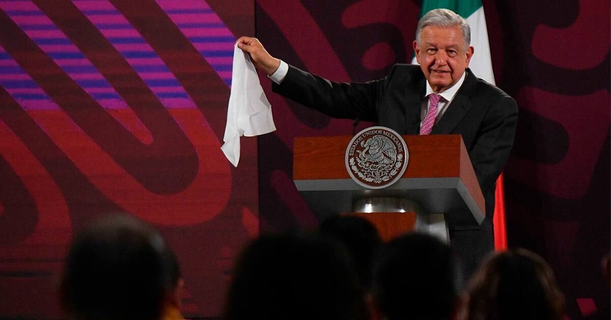 AMLO GARANTIZA QUE NO HABRÁ APAGONES EL DÍA DE LAS ELECCIONES