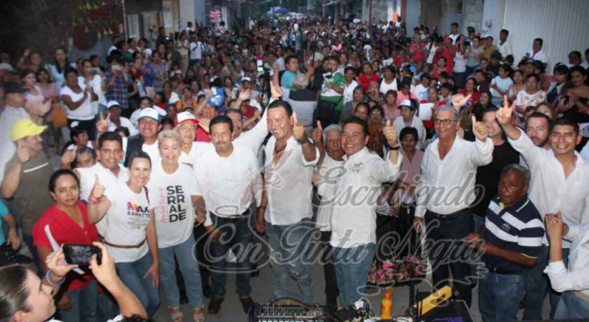 FESTEJA VÍCTOR SERRALDE A LAS MADRES HUATUSQUEÑAS