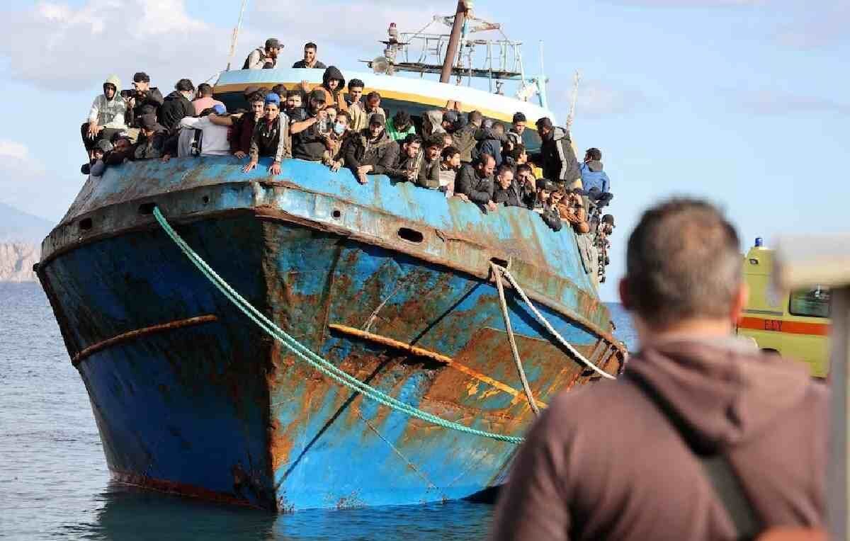 REINO UNIDO APRUEBA PLAN PARA EXPULSAR MIGRANTES A RUANDA