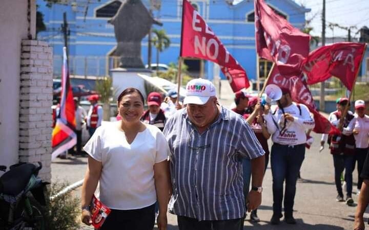 RECORRE GUADALUPE VÁSQUEZ COMAPA, ACOMPAÑADA DE MANUEL HUERTA