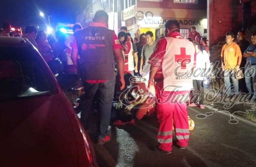 SE ESTRELLA MOTOCICLISTA CONTRA AUTO