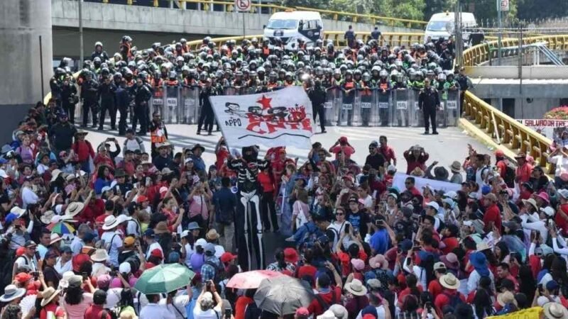 CONSIGUEN PROFESORES DE LA CNTE AUMENTO SALARIAL DE 13 POR CIENTO