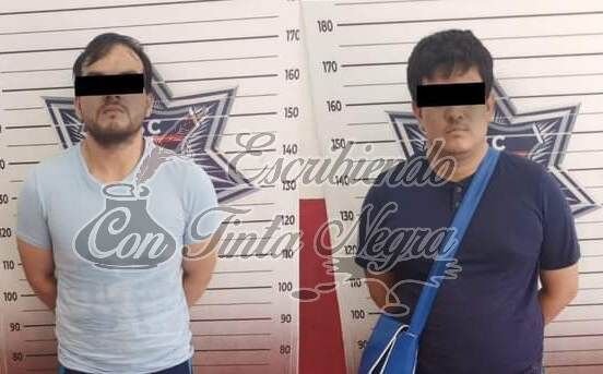 LOS DETIENEN POR DEMOSTRARSE SU CARIÑO EN AUTOBÚS