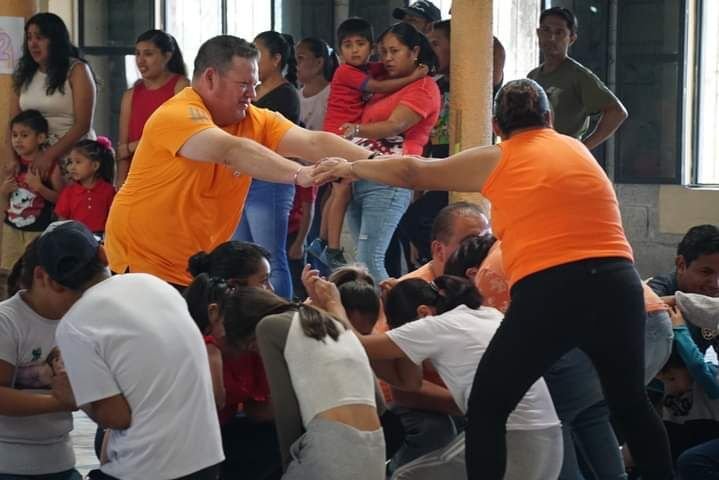 REALIZAN MATROGIMNASIA EN TOMATLÁN