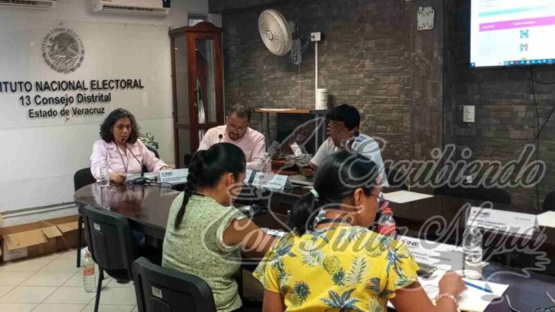 RECUENTAN VOTOS EN DISTRITO DE HUATUSCO