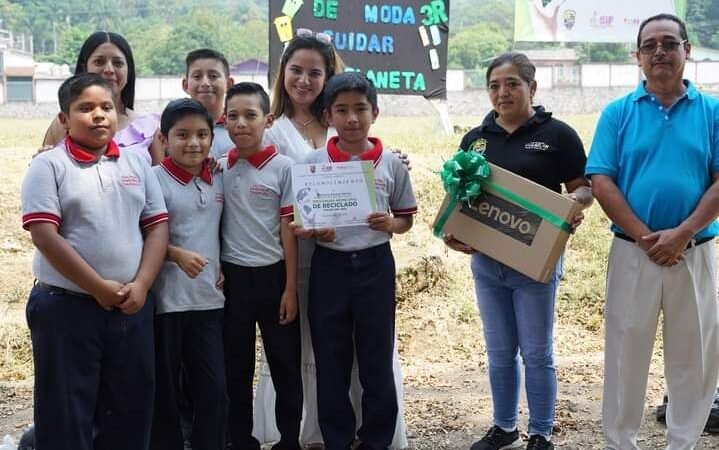 REALIZAN CONCURSO DE RECICLAJE EN TOMATLÁN