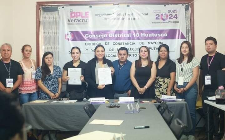 ENTREGAN CONSTANCIA DE MAYORÍA A GUADALUPE VÁSQUEZ