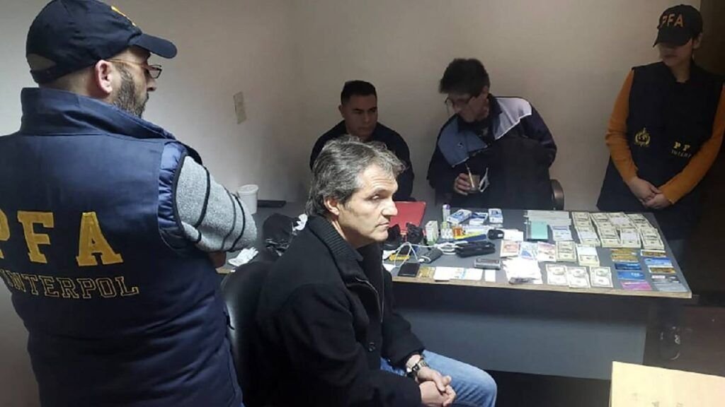 CARLOS AHUMADA ES DEPORTADO A PARAGUAY