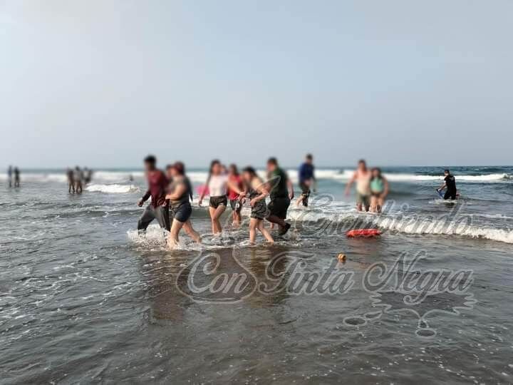 RESCATAN A 4; ESTUVIERON A PUNTO DE AHOGARSE