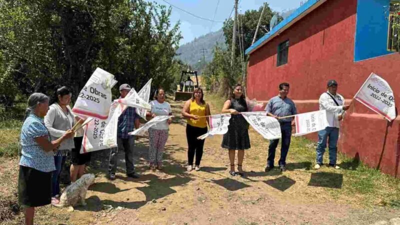 GUADALUPE ROSAS PONE EN MARCHA PAVIMENTACIÓN EN TEPANQUIÁHUAC