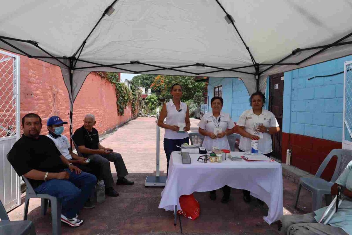 LLEVA DIF Y CENTRO DE SALUD JORNADA DE SALUD A COLONIA MELESIO PORTILLO