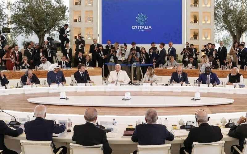 PAPA FRANCISCO ADVIERTE AL G7 DEL USO DE LA IA EN LAS GUERRAS