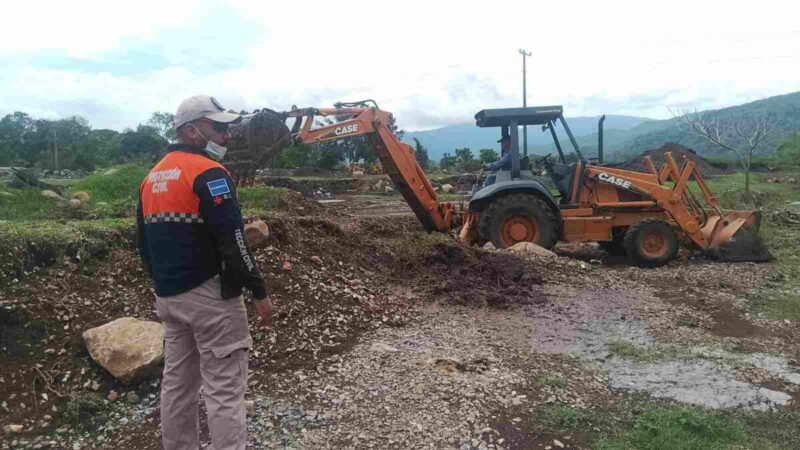 REALIZAN LABORES DE LIMPIEZA EN ATOYAC TRAS INUNDACIÓN