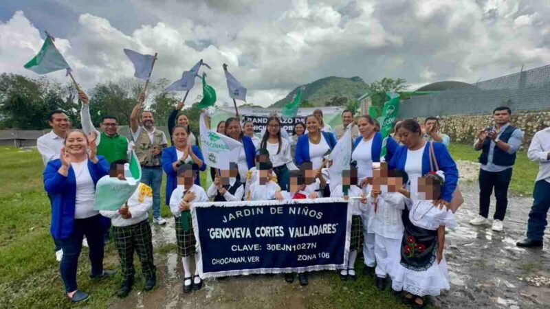 INAUGURAN AULA EN CHOCAMÁN