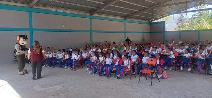 IMPARTEN PLÁTICA SOBRE ACOSO ESCOLAR