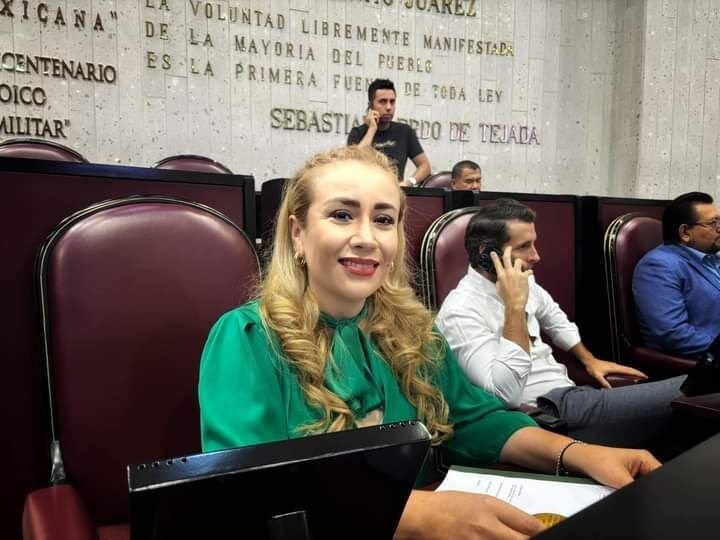 FELICITA NORA LAGUNES A GANADOR DE MEDALLA AL MERITO DE LA DEFENSA Y MEJORA DEL MEDIO AMBIENTE 2024