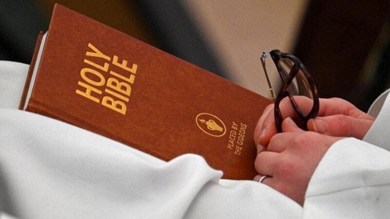 ORDENAN INCORPORAR LA BIBLIA A CLASES EN ESCUELAS PÚBLICAS ESTADOS UNIDOS