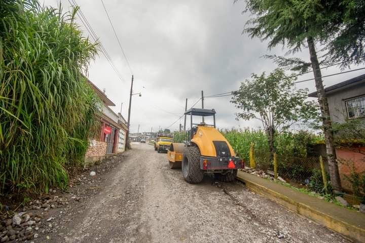AVANZA PAVIMENTACIÓN EN HUILOTLA