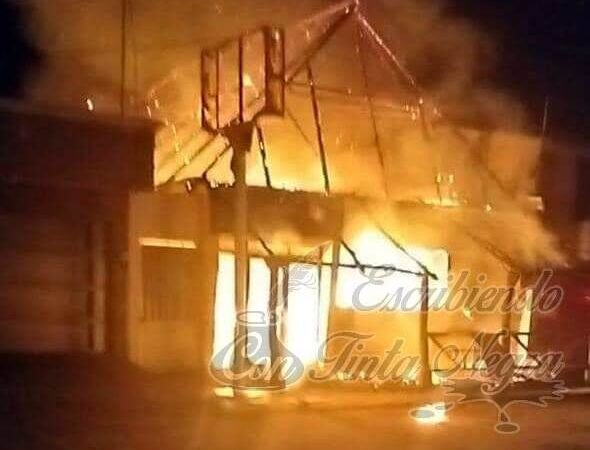 LE PRENDEN FUEGO A NEGOCIOS