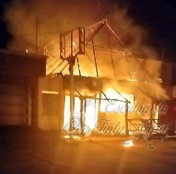 LE PRENDEN FUEGO A NEGOCIOS
