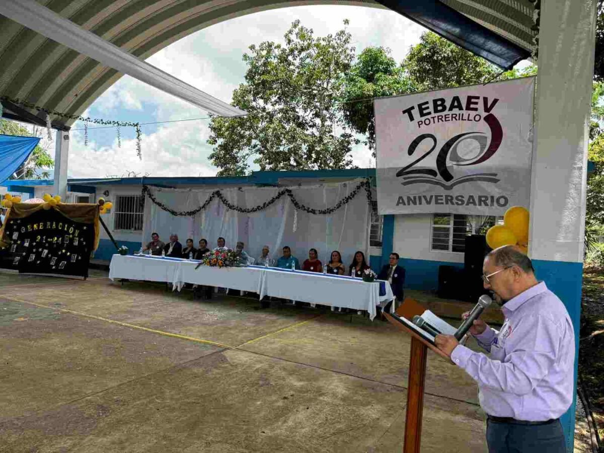 FESTEJAN 20 ANIVERSARIO DE TELEBACHILLERATO DE POTRERILLO