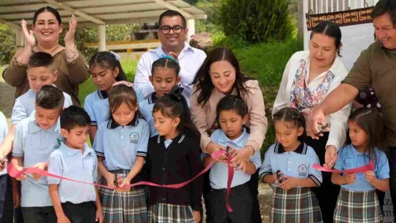 INAUGURAN PAVIMENTACIÓN EN COSCONTLA
