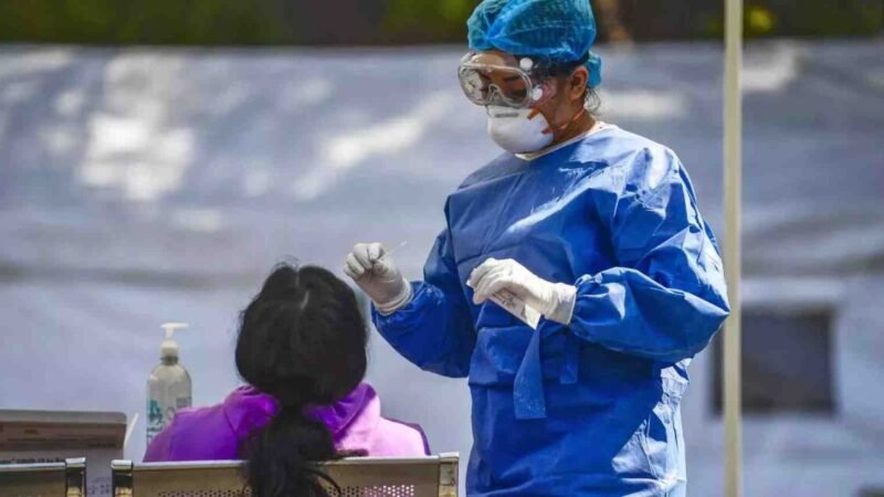 EN JULIO SE DUPLICAN CONTAGIOS DE COVID-19 EN MÉXICO