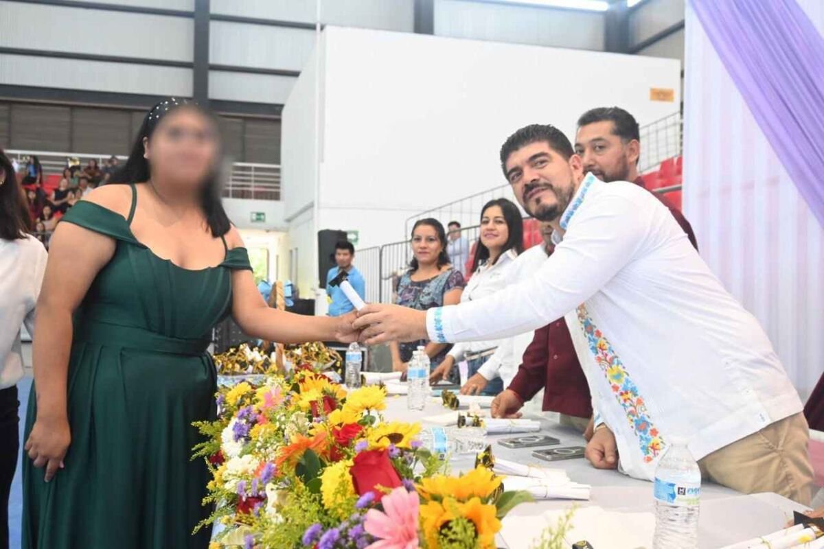 ZENYAZEN ESCOBAR, DIPUTADO ELECTO, REAFIRMA SU COMPROMISO CON LA JUVENTUD