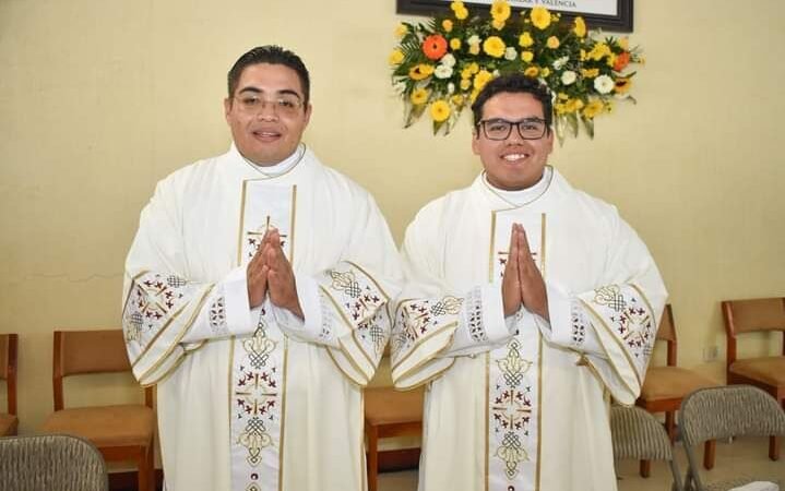 ORDENAN DIÁCONOS A DOS SEMINARISTAS DE TOMATLÁN