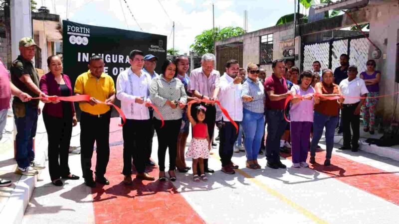 INAUGURAN AUTORIDADES OBRA DE PAVIMENTACIÓN EN LA COLONIA SAN JOSÉ