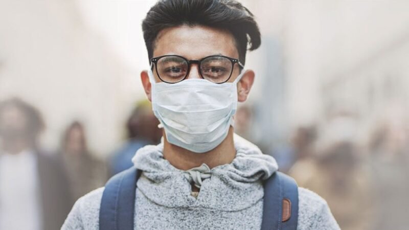 UNAM RECOMIENDA USO DE CUBREBOCAS EN ESPACIOS CERRADOS POR COVID-19