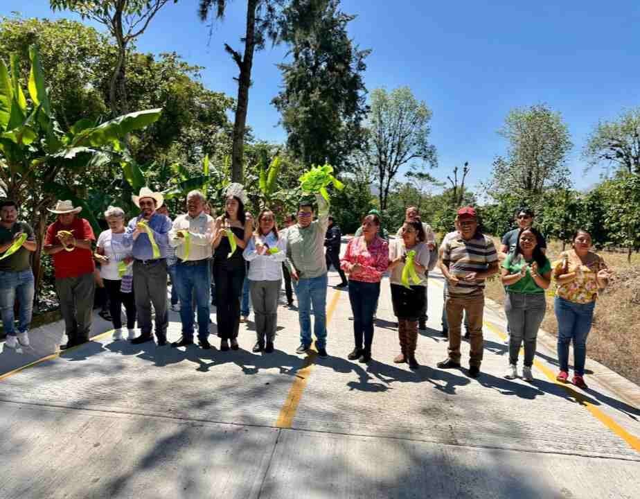 INAUGURAN CAMINO EN SAN JOSÉ NERIA