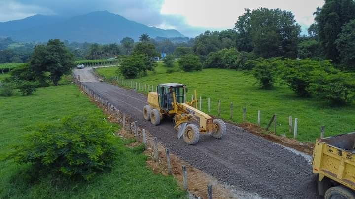 AVANZA OBRA DE LIBRAMIENTO DE COSCOMATEPEC