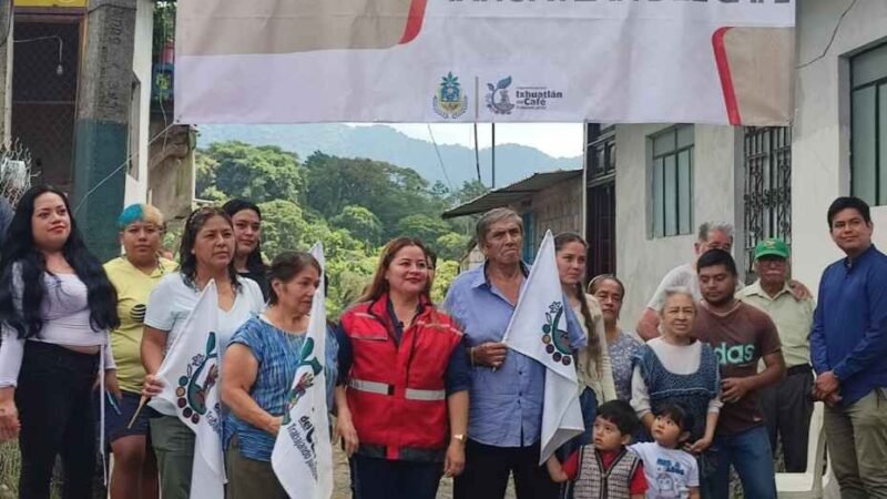 ARRANCA PAVIMENTACIÓN DE CALLE FILANTROPÍA DE IXHUATLÁN