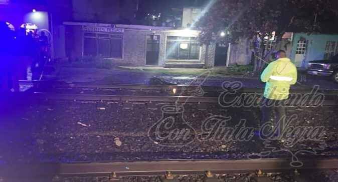 LA ARROLLA EL TREN; NO LO ESCUCHÓ PORQUE LLEVABA AUDIFONOS PUESTOS