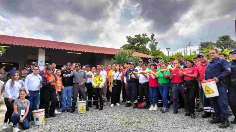 SE CAPACITAN EN MANEJO DE SERPIENTES